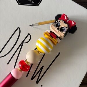 Disney Doorables: Mickey & Friends: Minnie Mouse handmade beaded pen